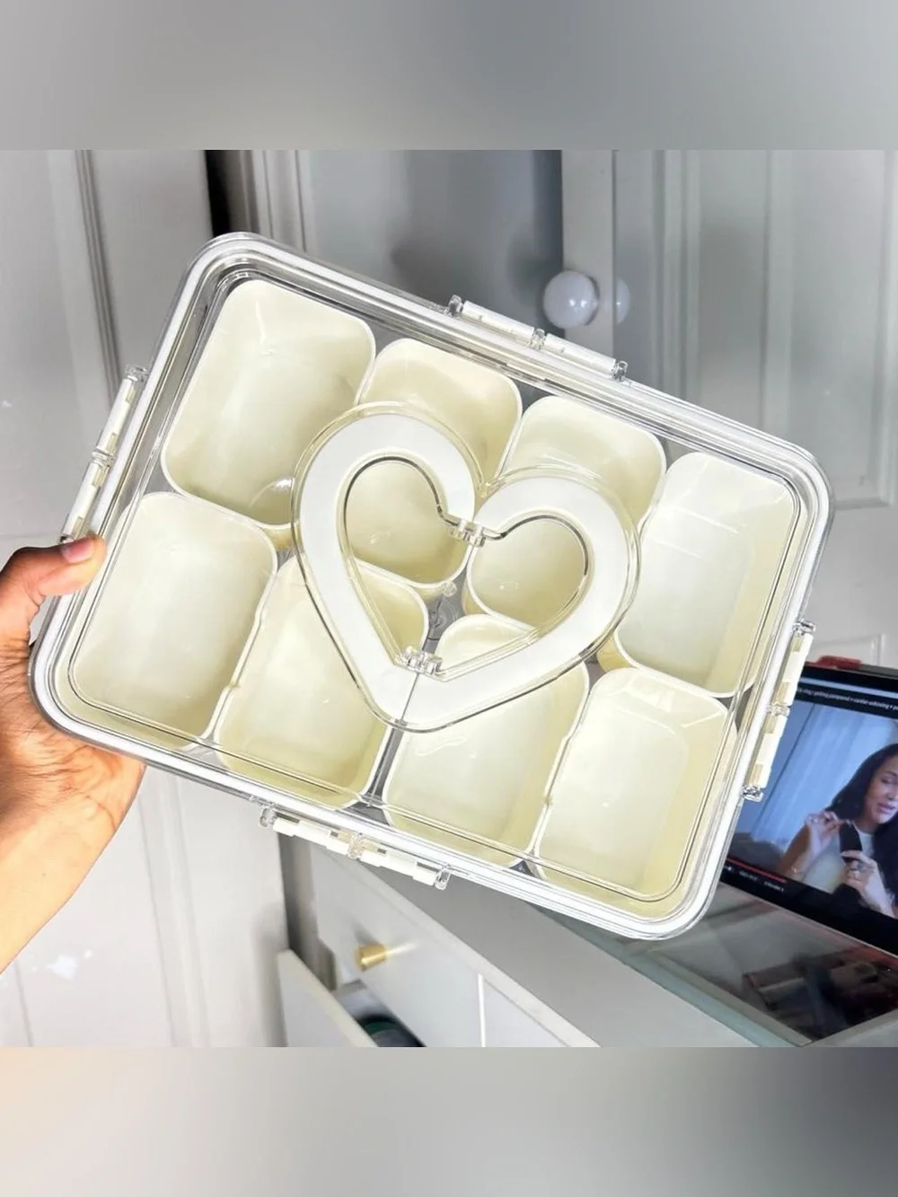 Cream Heart Snack box